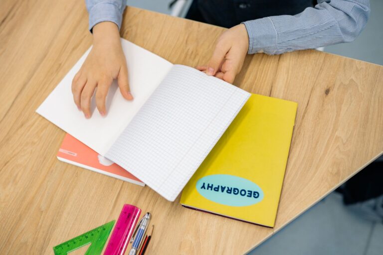 Allocation de rentrée scolaire 2026 : versement le 18 août, jusqu&rsquo;à 466,02 € par enfant